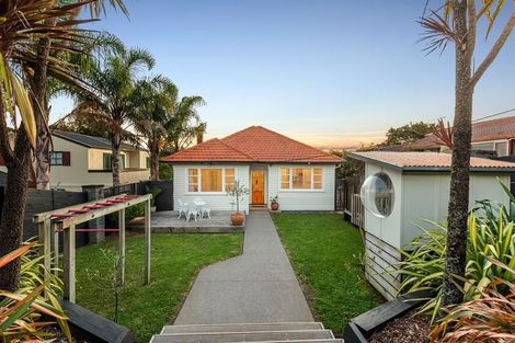 Photo of property in 2/22 Roseberry Avenue, Birkenhead, Auckland, 0626