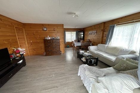 Photo of property in 1/202 Lake Road, Northcote, Auckland, 0627