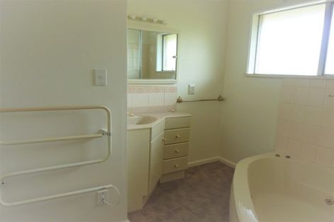 Photo of property in 7 Hillcrest Place, Avonhead, Christchurch, 8042