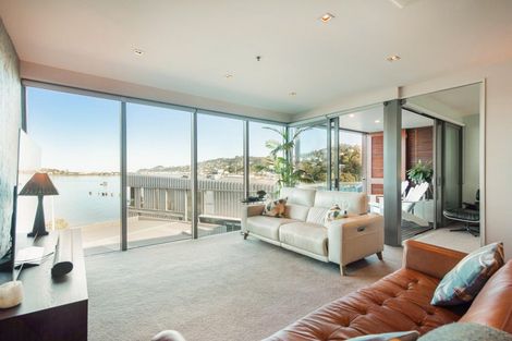 Photo of property in Patent 326 Apartments, 404s/326 Evans Bay Parade, Hataitai, Wellington, 6021