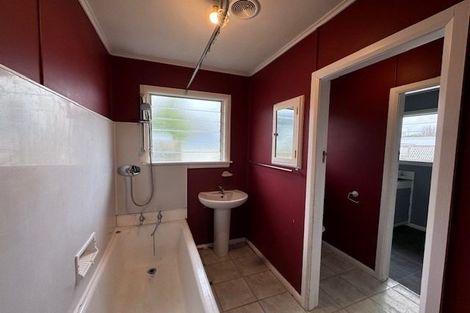 Photo of property in 4 Alton Place, Hokowhitu, Palmerston North, 4410
