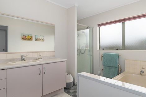 Photo of property in 15a Sinclair Street, Greerton, Tauranga, 3112