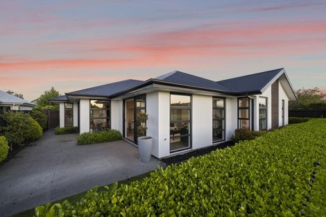 Photo of property in 27 Taiore Crescent, Marshland, Christchurch, 8083