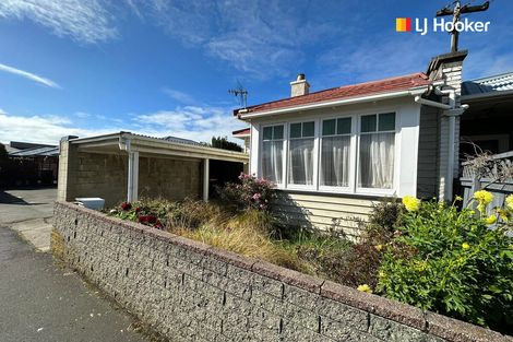 Photo of property in 35 Macandrew Road, Careys Bay, Port Chalmers, 9023