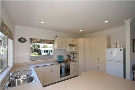 Photo of property in 118a Seaview Road, Paraparaumu Beach, Paraparaumu, 5032