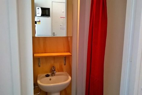 Photo of property in Urbane Apartments, 22/29 Webb Street, Mount Cook, Wellington, 6011