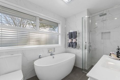 Photo of property in 28 Sunny Bay Road, Matua, Tauranga, 3110