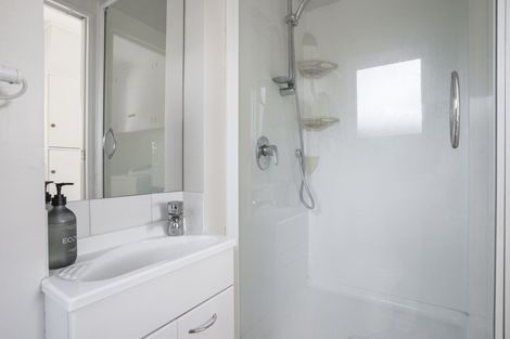 Photo of property in 11 Northgrove Avenue, Hillcrest, Auckland, 0627