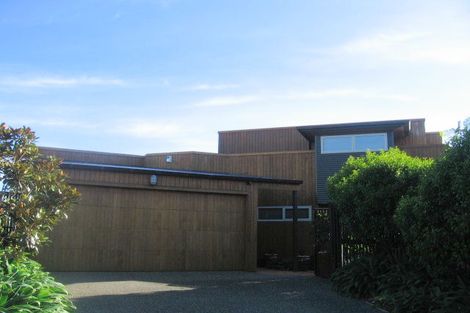 Photo of property in 21 The Crowsnest, Whitby, Porirua, 5024