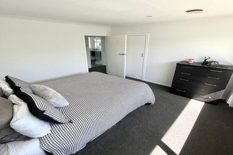 Photo of property in 66 Aloway Street, Wallacetown, 9816