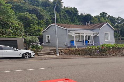 Photo of property in 98 Milton Road, Bluff Hill, Napier, 4110