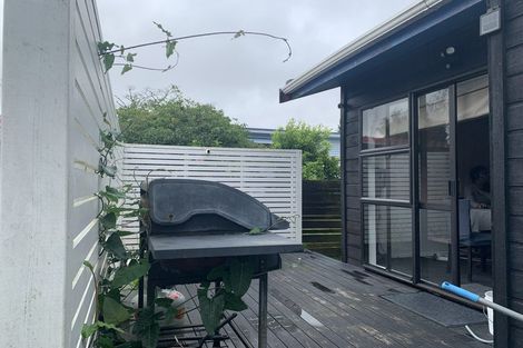 Photo of property in 7 Vera Road, Te Atatu South, Auckland, 0610