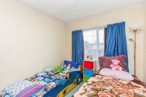 Photo of property in 2/50 Kenderdine Road, Papatoetoe, Auckland, 2025