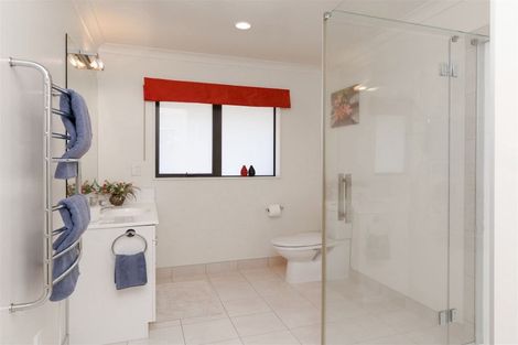 Photo of property in 177 Mazengarb Road, Paraparaumu, 5032