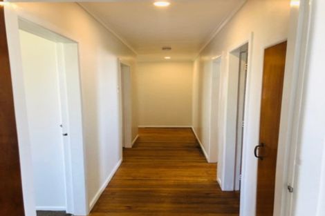 Photo of property in 1/221 Birkdale Road, Birkdale, Auckland, 0626