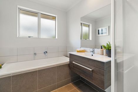 Photo of property in 70 Ngataringa Road, Devonport, Auckland, 0624