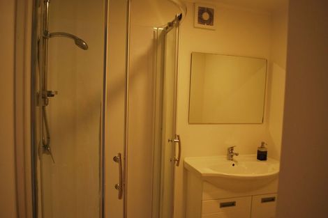 Photo of property in 5 Beaudine Avenue, Glenfield, Auckland, 0629