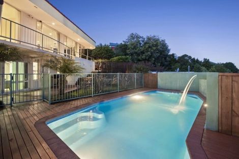 Photo of property in 10 Bragato Place, Chatswood, Auckland, 0626
