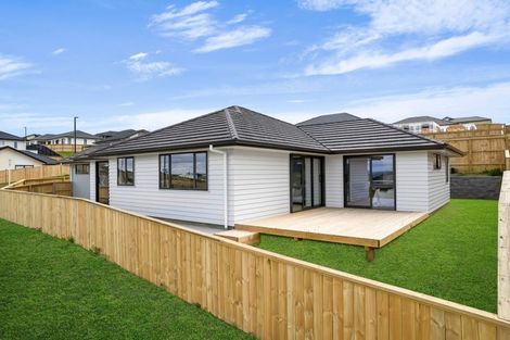 Photo of property in 2 Dolcetto Place, Pokeno, 2402