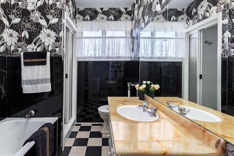 Photo of property in 127 Hamilton Avenue, Ilam, Christchurch, 8041