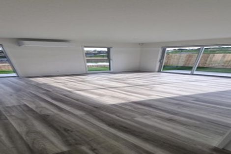 Photo of property in 8 Monterey Rise, Te Kamo, 0112