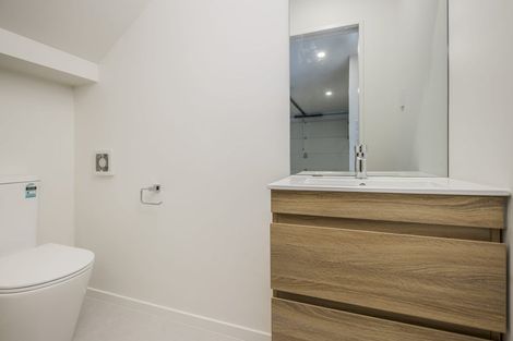 Photo of property in 8d Jupiter Street, Rosehill, Papakura, 2113