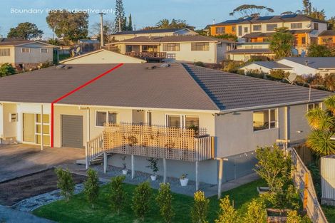 Photo of property in 1/41 Sungrove Rise, Sunnyvale, Auckland, 0612