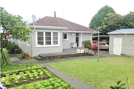 Photo of property in 11 Strid Road, Te Atatu South, Auckland, 0610