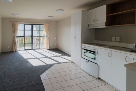 Photo of property in 24/8 Carolina Place, Albany, Auckland, 0632