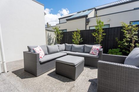 Photo of property in 2/64 Holly Road, St Albans, Christchurch, 8014