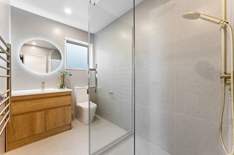 Photo of property in 47 Chamberlain Road, Massey, Auckland, 0614