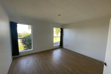 Photo of property in 1 Hewlett Road, Massey, Auckland, 0614