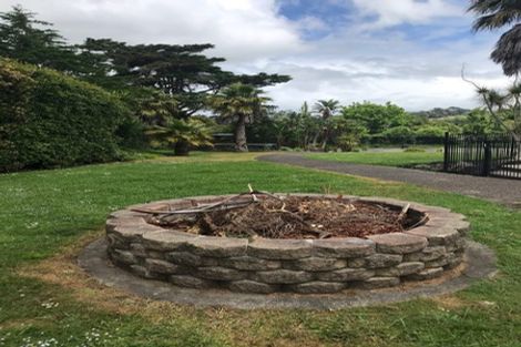Photo of property in 79 Tawa Road, Kumeu, 0891
