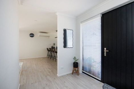 Photo of property in 6 Ivy Lane, Kelvin Grove, Palmerston North, 4414