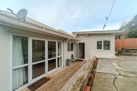 Photo of property in 37 Ara Paiwhenua, Tawa, Wellington, 5028