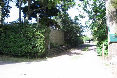 Photo of property in 22 Kiwi Esplanade, Mangere Bridge, Auckland, 2022