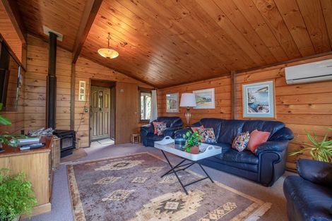 Photo of property in 31a Ranui Terrace, Tawa, Wellington, 5028