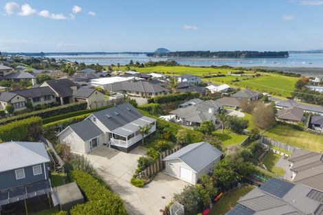 Photo of property in 16 Tralee Street, Omokoroa, 3114