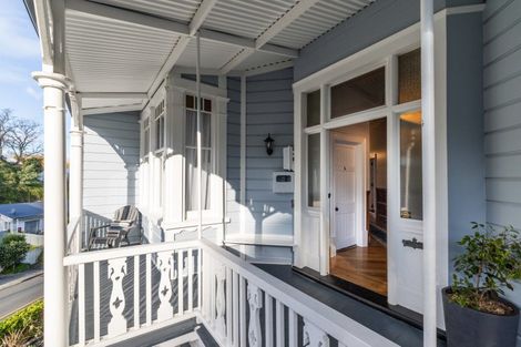 Photo of property in 32 Milton Road, Bluff Hill, Napier, 4110