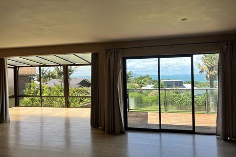 Photo of property in 35 Toroa Street, Torbay, Auckland, 0630