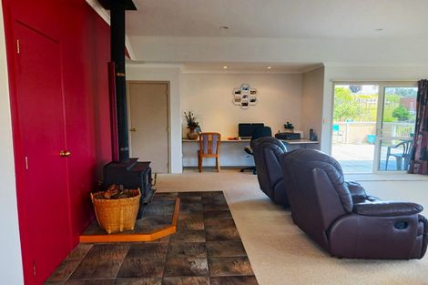 Photo of property in 11 Ocean View Road, Cable Bay, 0420