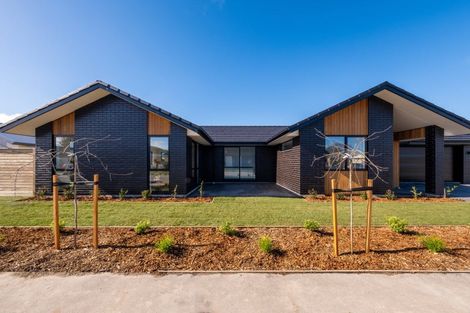 Photo of property in 2 Graeme Cooper Lane, Avonhead, Christchurch, 8042