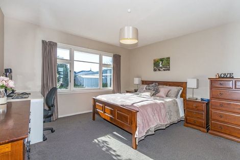 Photo of property in 69 Dunedin Street, Redwood, Christchurch, 8051