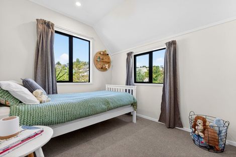 Photo of property in 2/36 Gatman Street, Birkdale, Auckland, 0626