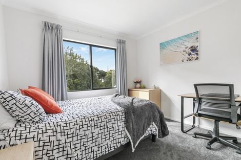 Photo of property in 2/13 Noeleen Street, Glenfield, Auckland, 0629