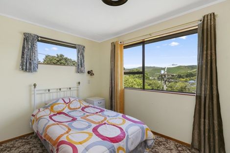 Photo of property in 57 Mills Road, Brooklyn, Wellington, 6021