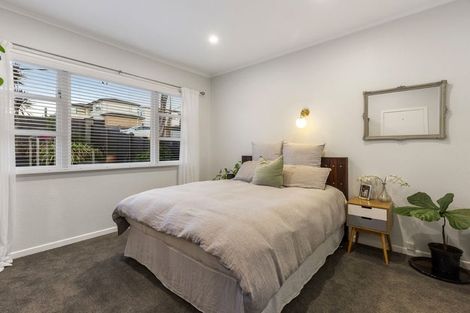 Photo of property in 2/22 Roseberry Avenue, Birkenhead, Auckland, 0626