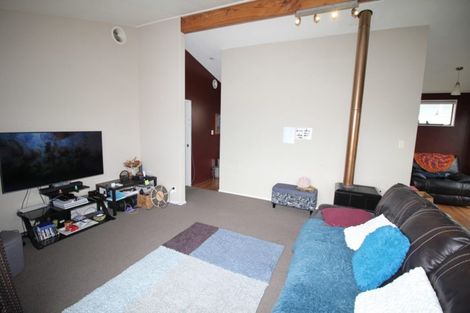 Photo of property in 10 Bayswater Place, Newlands, Wellington, 6037