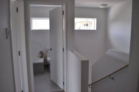 Photo of property in 8 Kopiko Way, Brooklyn, Wellington, 6021