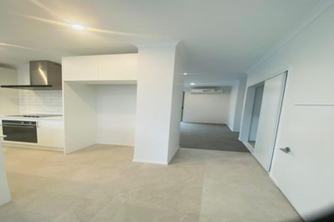 Photo of property in 41 Oyster Drive, Whenuapai, 0618